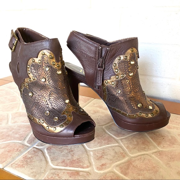 Reba open-heel, peep-toe pump. Size 6.5 M - Picture 7 of 7